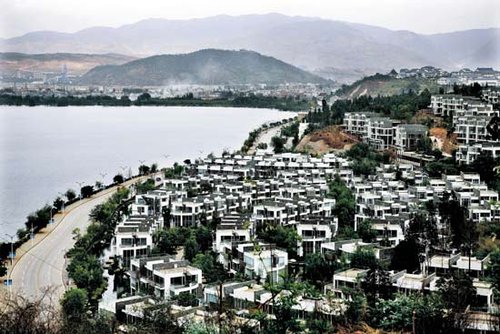 云南大理填湖建别墅被指破坏生态环境